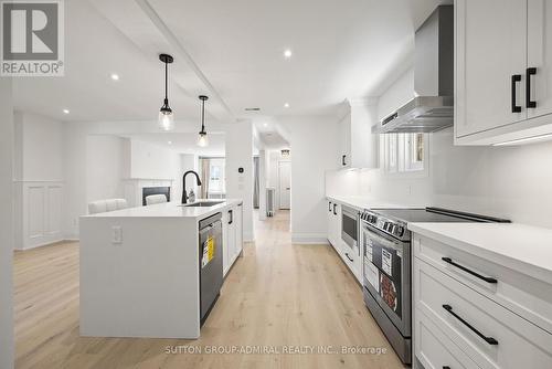 195 Glen Cedar Road, Toronto, ON - Indoor Photo Showing Kitchen With Upgraded Kitchen