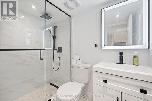 195 Glen Cedar Road, Toronto, ON - Indoor Photo Showing Bathroom