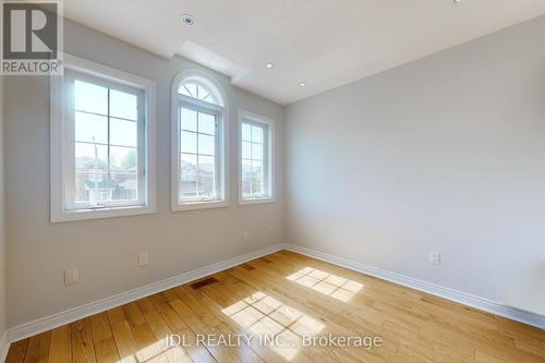 110 Holly Drive, Richmond Hill, ON - Indoor Photo Showing Other Room