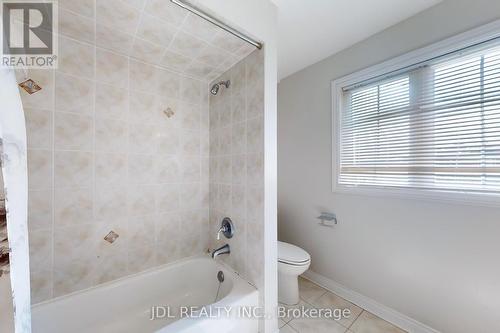 110 Holly Drive, Richmond Hill, ON - Indoor Photo Showing Bathroom