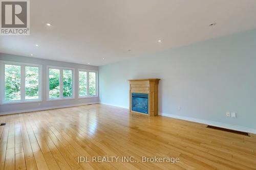 110 Holly Drive, Richmond Hill, ON - Indoor With Fireplace
