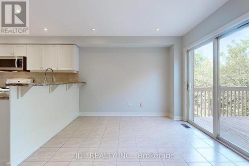 110 Holly Drive, Richmond Hill, ON - Indoor Photo Showing Kitchen