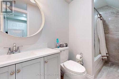 10A Heaton Street, Toronto, ON - Indoor Photo Showing Bathroom