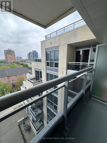 618 Sw - 9191 Yonge Street, Richmond Hill, ON - Outdoor With Balcony With Exterior