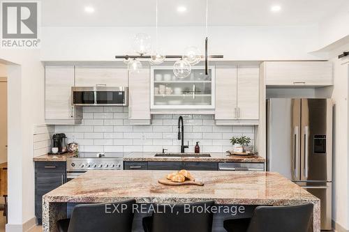 110 - 5 Chef Lane, Barrie, ON - Indoor Photo Showing Kitchen With Stainless Steel Kitchen With Upgraded Kitchen