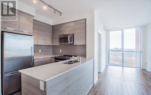 1602 - 55 Eglinton Avenue W, Mississauga, ON - Indoor Photo Showing Kitchen With Double Sink With Upgraded Kitchen
