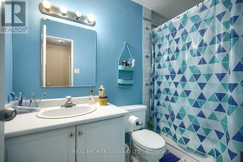 337 - 2 Valhalla Inn Road, Toronto, ON - Indoor Photo Showing Bathroom