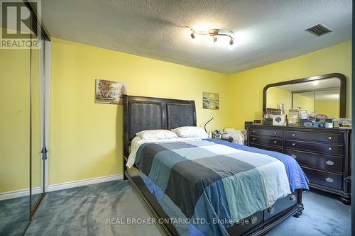 337 - 2 Valhalla Inn Road, Toronto, ON - Indoor Photo Showing Bedroom