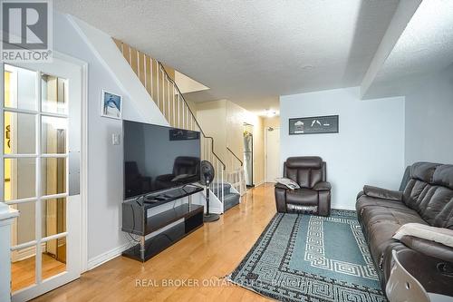 337 - 2 Valhalla Inn Road, Toronto, ON - Indoor Photo Showing Other Room