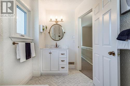213 Jackson Street E, Hamilton, ON - Indoor Photo Showing Bathroom