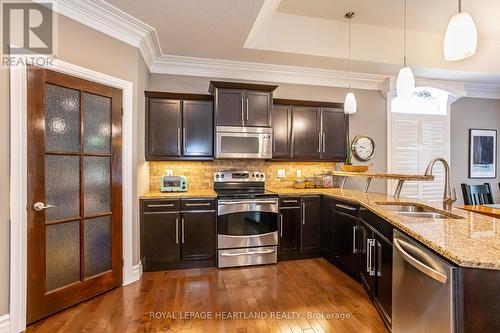 3399 Crane Avenue, London, ON - Indoor Photo Showing Kitchen With Double Sink With Upgraded Kitchen