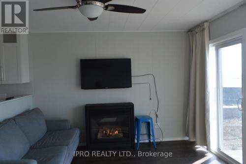 18212 Erie Shore Drive, Chatham-Kent, ON - Indoor Photo Showing Other Room