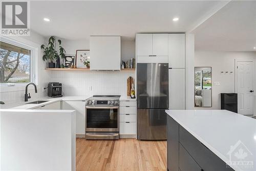26 Stinson Avenue, Ottawa, ON - Indoor Photo Showing Kitchen With Upgraded Kitchen