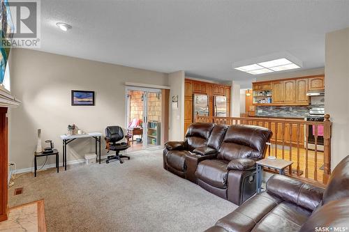 1102 Wascana Highlands, Regina, SK - Indoor Photo Showing Living Room