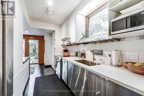 116 Glenrose Avenue, Toronto, ON - Indoor Photo Showing Kitchen