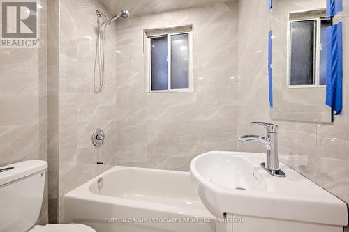 Main - 879 Palmerston Avenue, Toronto, ON - Indoor Photo Showing Bathroom