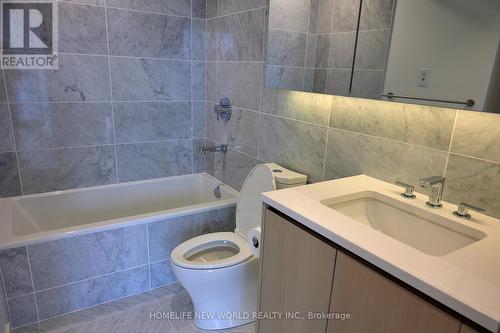 1709 - 95 Mcmahon Drive, Toronto, ON - Indoor Photo Showing Bathroom