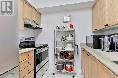 1210 - 3088 Kennedy Road, Toronto, ON - Indoor Photo Showing Kitchen