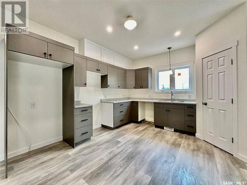 222 K Avenue S, Saskatoon, SK - Indoor Photo Showing Kitchen