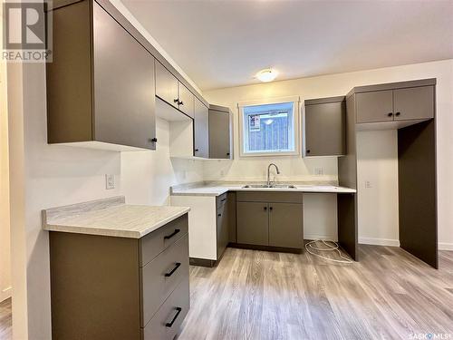 222 K Avenue S, Saskatoon, SK - Indoor Photo Showing Kitchen With Double Sink