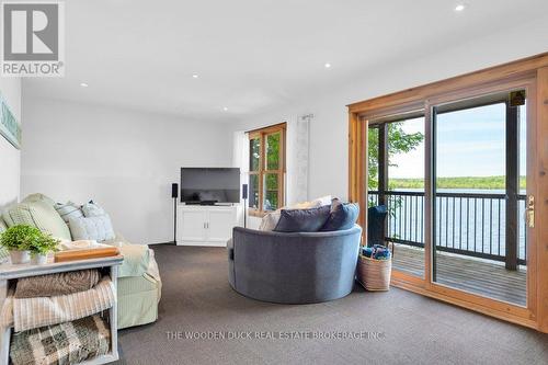 200 Blakely Lane, Centre Hastings, ON - Indoor Photo Showing Living Room