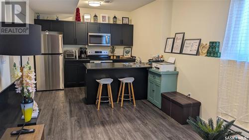 668 Ells Crescent, Saskatoon, SK - Indoor Photo Showing Kitchen