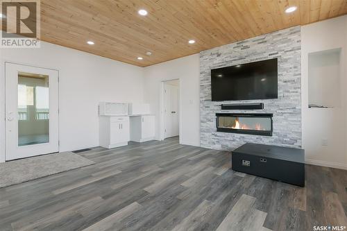 1501 Willow Avenue, Saskatchewan Beach, SK - Indoor With Fireplace
