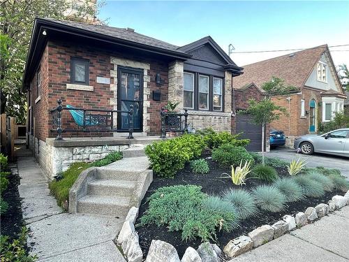 18 Wesanford Place, Hamilton, ON - Outdoor