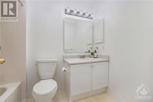 122 Montana Way N, Ottawa, ON - Indoor Photo Showing Bathroom