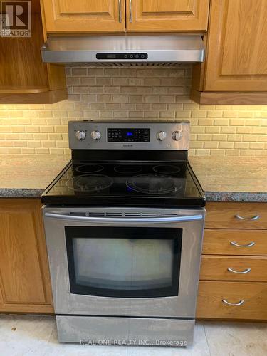 Main Fl - 34 Puccini Drive, Richmond Hill, ON - Indoor Photo Showing Kitchen