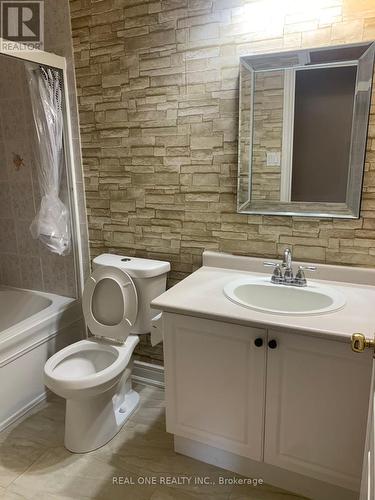 Main Fl - 34 Puccini Drive, Richmond Hill, ON - Indoor Photo Showing Bathroom