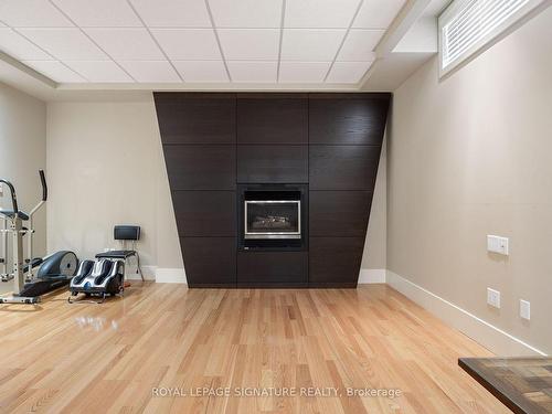 17 Wildflower Dr, Richmond Hill, ON - Indoor Photo Showing Gym Room