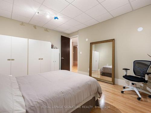 17 Wildflower Dr, Richmond Hill, ON - Indoor Photo Showing Bedroom