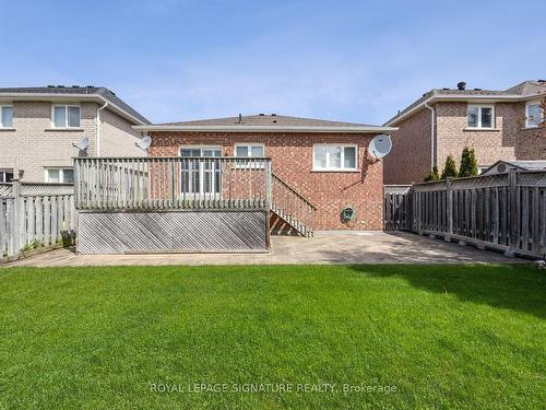 17 Wildflower Dr, Richmond Hill, ON - Outdoor With Exterior