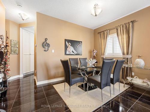 17 Wildflower Dr, Richmond Hill, ON - Indoor Photo Showing Dining Room