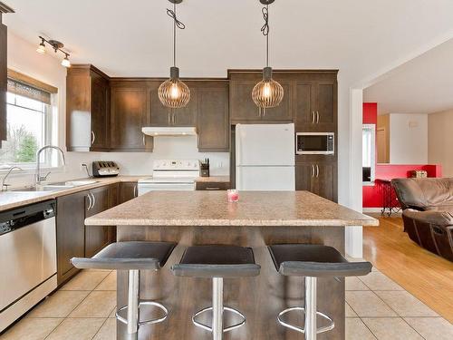 Kitchen - 59 Rue Hémond, Sherbrooke (Brompton/Rock Forest/Saint-Élie/Deauville), QC - Indoor Photo Showing Kitchen With Double Sink