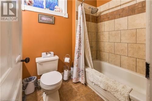 815 5Th Ave A E, Owen Sound, ON - Indoor Photo Showing Bathroom