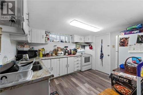 71 Regent Street, Sudbury, ON - Indoor Photo Showing Kitchen With Double Sink