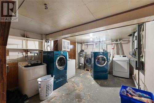 71 Regent Street, Sudbury, ON - Indoor Photo Showing Laundry Room