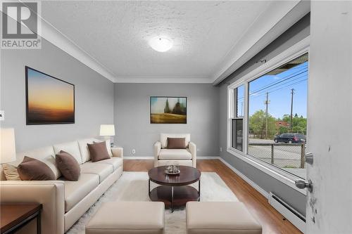 71 Regent Street, Sudbury, ON - Indoor Photo Showing Living Room