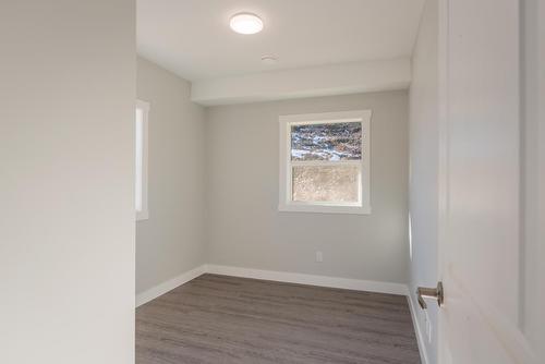 3204 Columbia Avenue, Castlegar, BC - Indoor Photo Showing Other Room