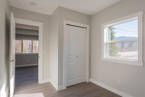 3204 Columbia Avenue, Castlegar, BC - Indoor Photo Showing Other Room