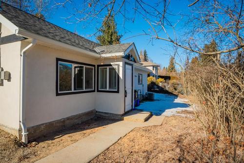 3204 Columbia Avenue, Castlegar, BC - Outdoor