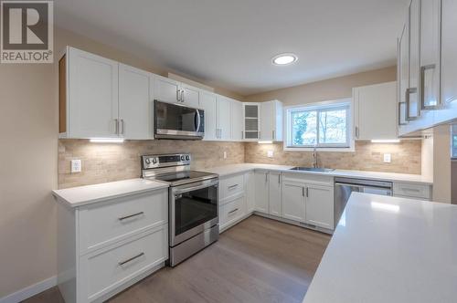 1815 Fairford Drive, Penticton, BC - Indoor Photo Showing Kitchen With Stainless Steel Kitchen With Upgraded Kitchen