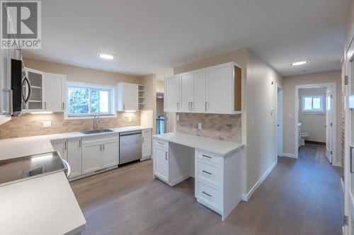 1815 Fairford Drive, Penticton, BC - Indoor Photo Showing Kitchen