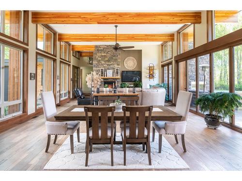 6133 Pippers Lane, Nelson, BC - Indoor Photo Showing Dining Room