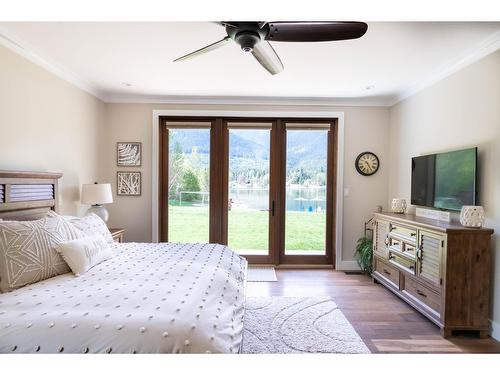 6133 Pippers Lane, Nelson, BC - Indoor Photo Showing Bedroom