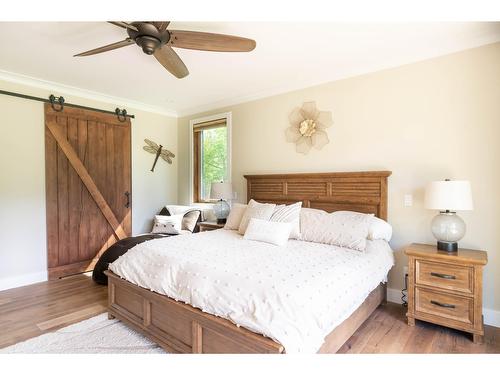 6133 Pippers Lane, Nelson, BC - Indoor Photo Showing Bedroom