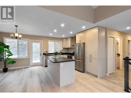 2872 Golf Course Drive, Blind Bay, BC - Indoor Photo Showing Kitchen