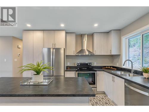 2864 Golf Course Drive, Blind Bay, BC - Indoor Photo Showing Kitchen With Double Sink